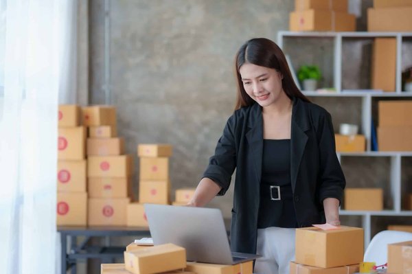 Comment l'externalisation des formalités douanières optimise l'efficacité et la compétitivité des PME