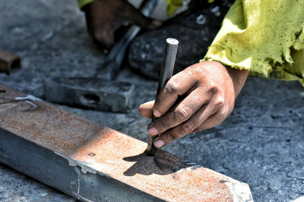 Le marquage et la gravure sur acier : une technique innovante à découvrir