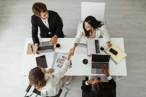 Est-ce que le marketing recrute ?